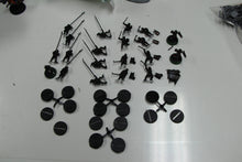 Load image into Gallery viewer, Games Workshop Uruk-Hai Warriors Set