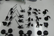 Load image into Gallery viewer, Games Workshop Uruk-Hai Warriors Set