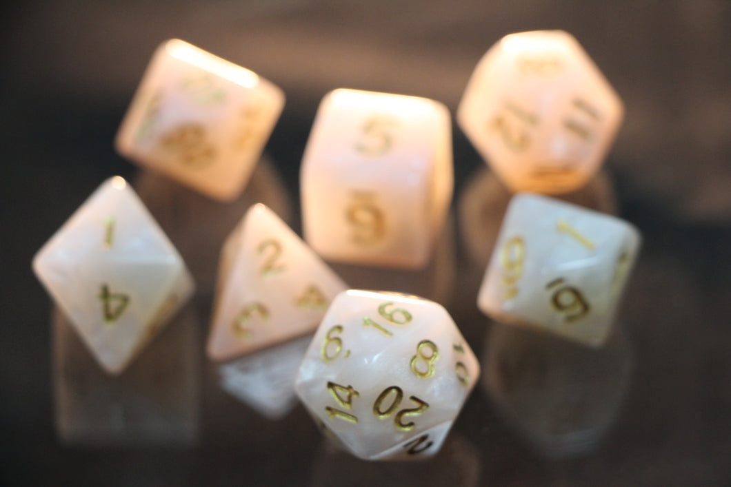 Pearl Wraith Marble Dice 7pc Set